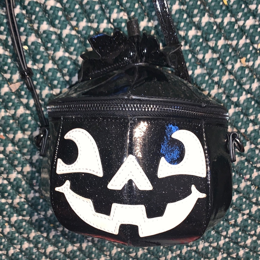 Mad engine jack-o-latern glow in the dark pumpkin purse